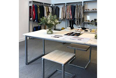 noleggio arredi di design situér milano per showroom
