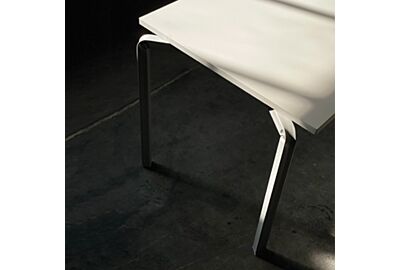 tavolo acciaio e legno di design situér milano