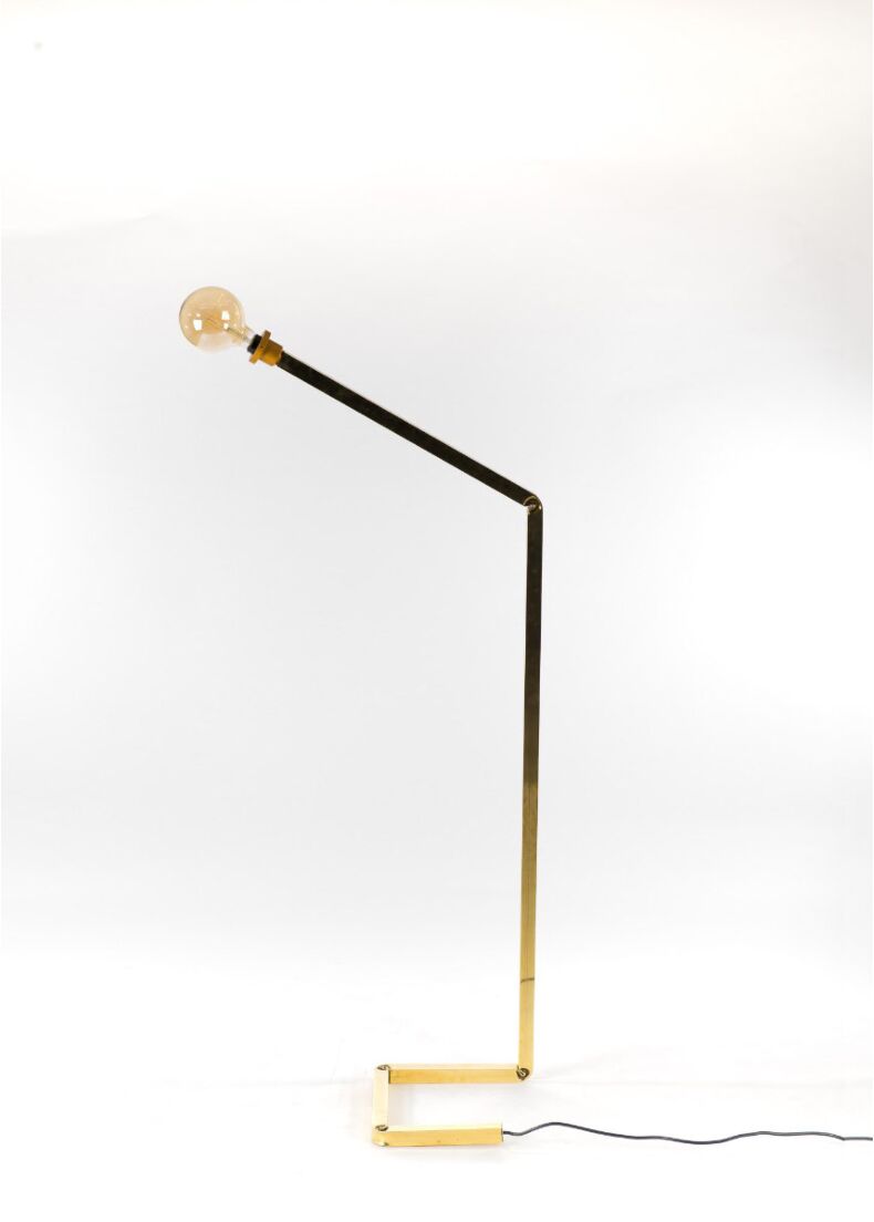 Lampada di design con struttura in ottone per showroom cm. 60x40x205h