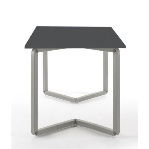 design table / desk in a minimal style